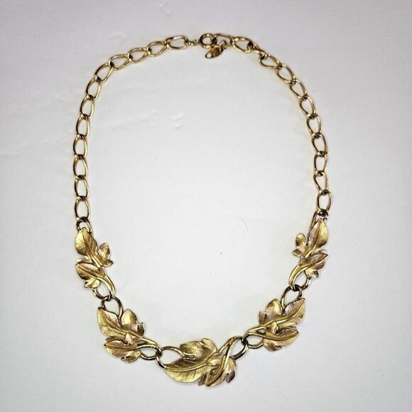 Trifari Jewelry - Vintage Signed Trifari TM Kunio Matsumoto Design Gold-Plated Ivy Leaves Necklace